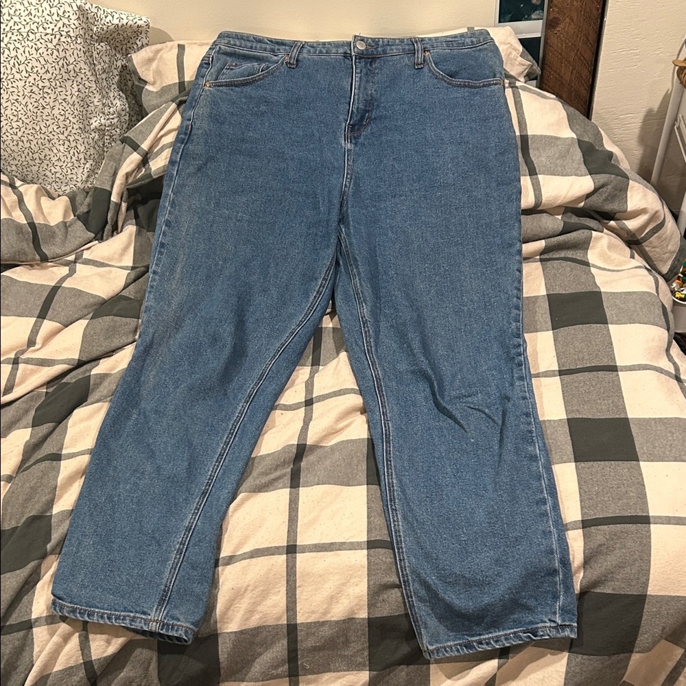 Classic High-Rise Mom Jeans